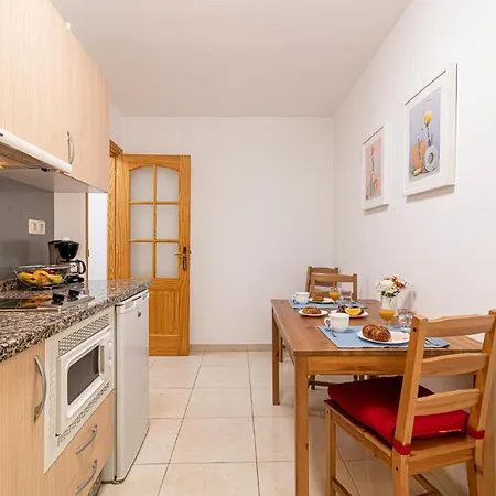 En El Centro De Cristianos Apartament Arona (Tenerife)